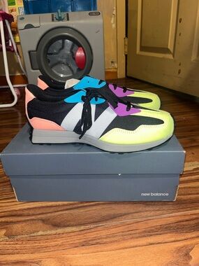 New Balance Kids Neon Green Pink Blue Purple Accent Sneakers NEVER WORN